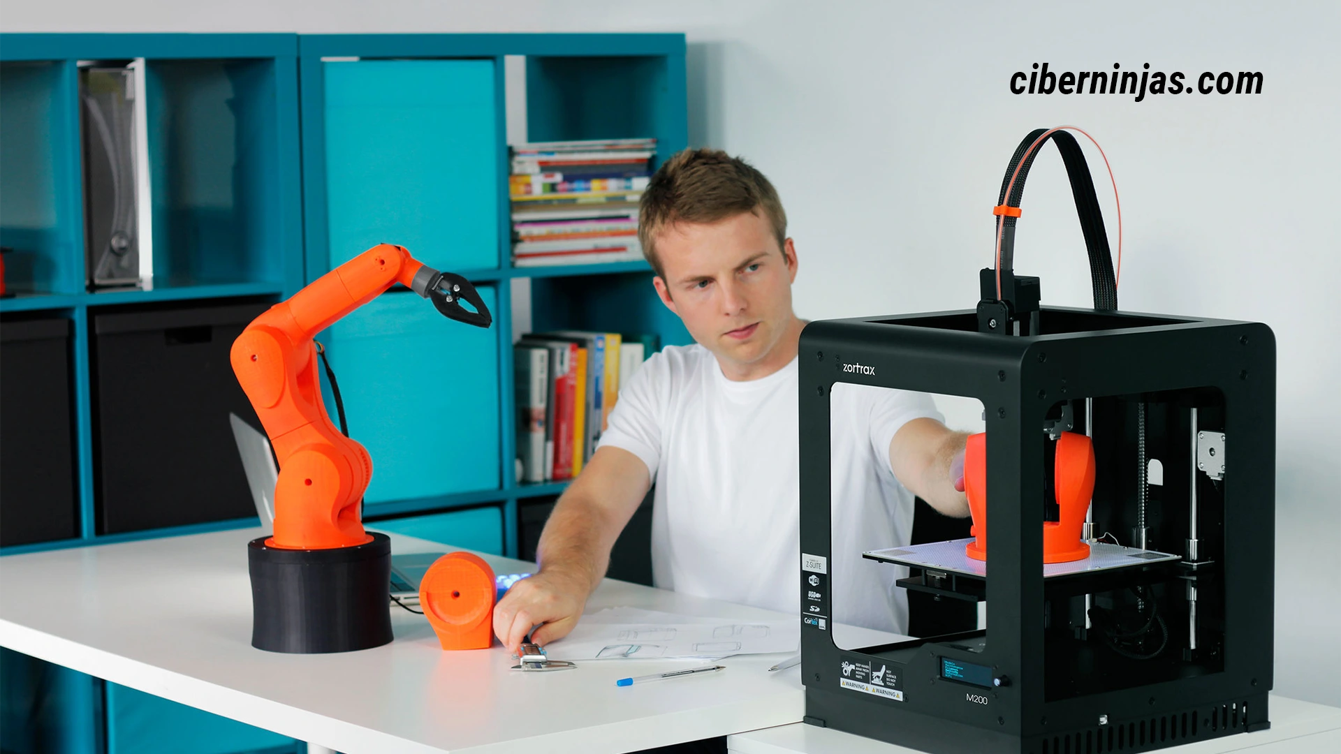 Impresoras 3D: Una breve introducción. "Zortrax M200 3D printer" by Creative Tools is licensed under CC BY 2.0
