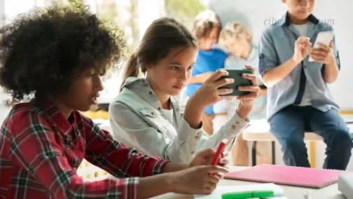 La Unesco llama a las Escuelas a prohibir los Smartphone en las Aulas