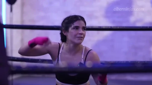 Alana en su Primer Entrenamiento de Boxeo hace 3 Meses Previo a la Velada IV